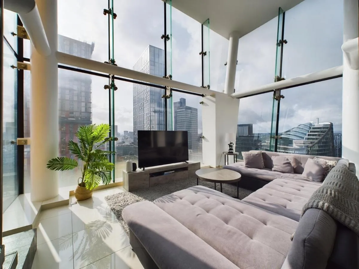 Image 5 of Amazing Skyline Views 3BR Duplex