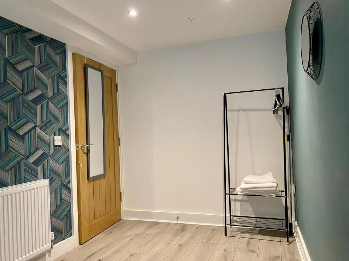 Image 2 of Apartment 6