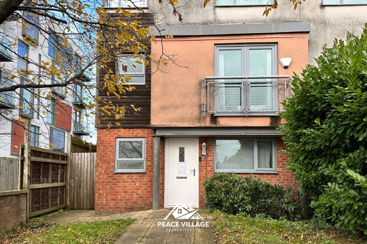 Image 6 of Appealing 5 Bedroom House Near Manchester City