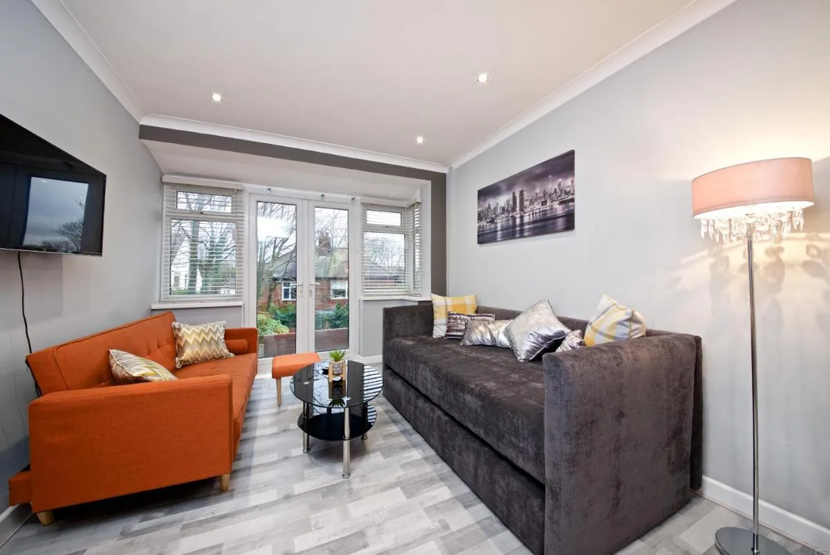 Image 4 of Beautiful Cozy Home With Free Parking