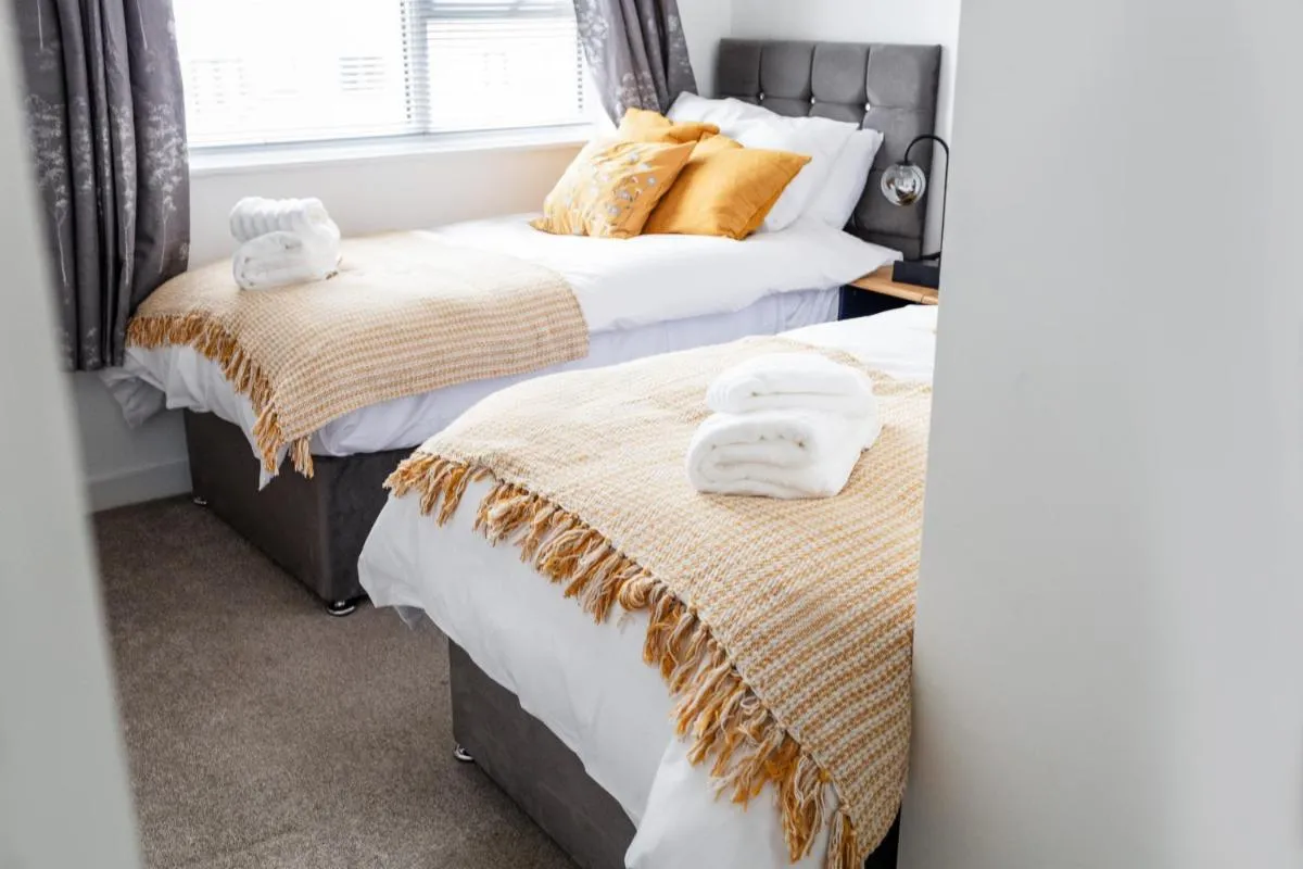 Image 2 of Beautifully Fab 3 bedroom 4 beds New home 8 guests Stretford Trafford