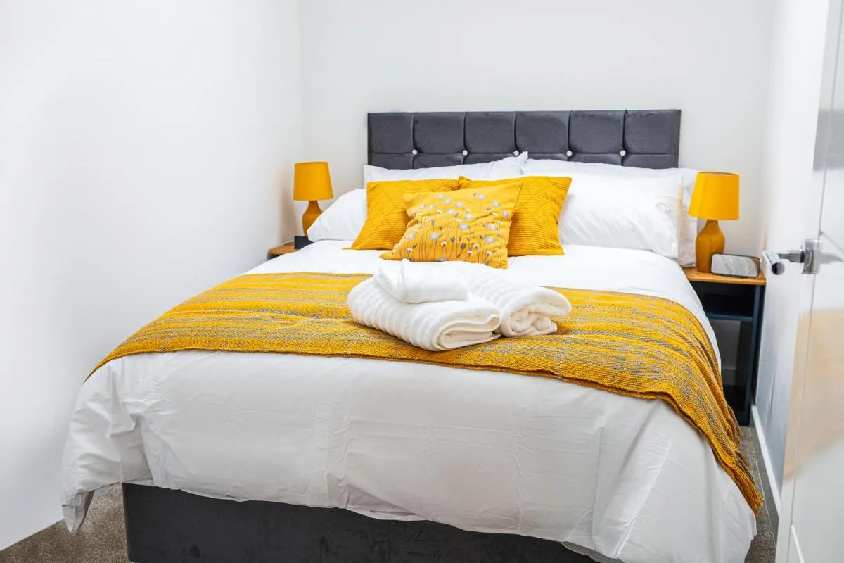 Image 4 of Beautifully Fab 3 bedroom 4 beds New home 8 guests Stretford Trafford