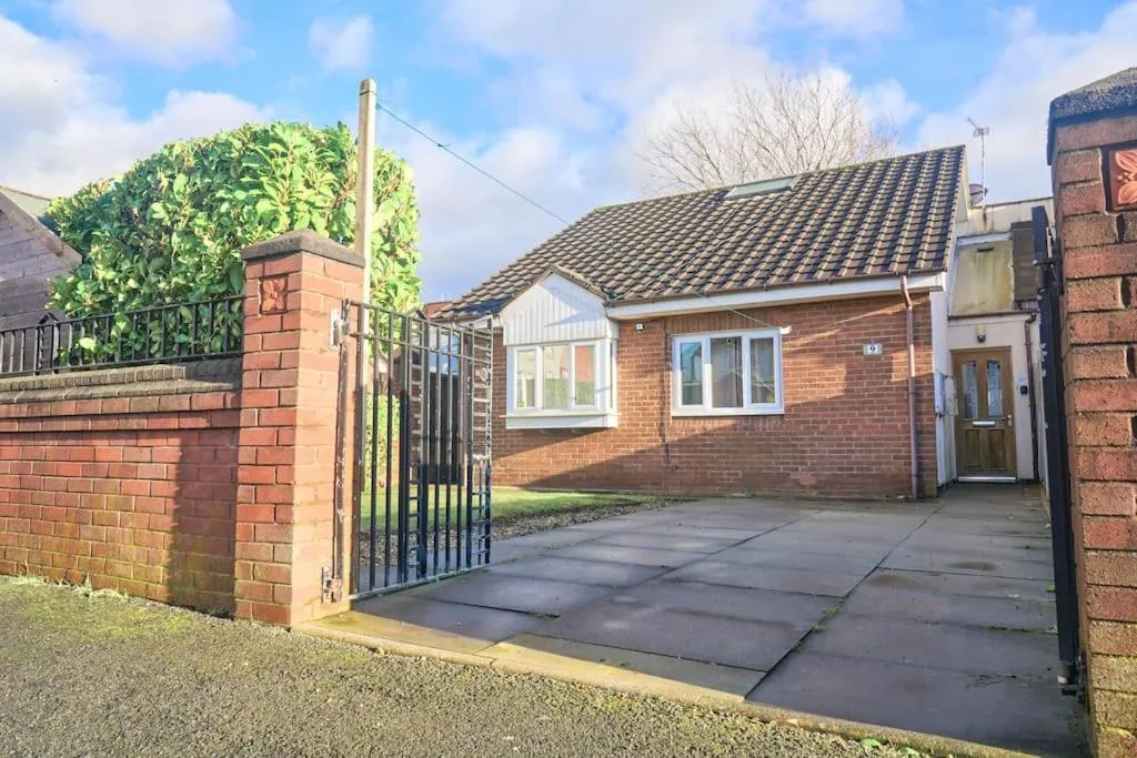 Image of Bespoke Bungalow Salford Quays – Garden, WiFi and Parking