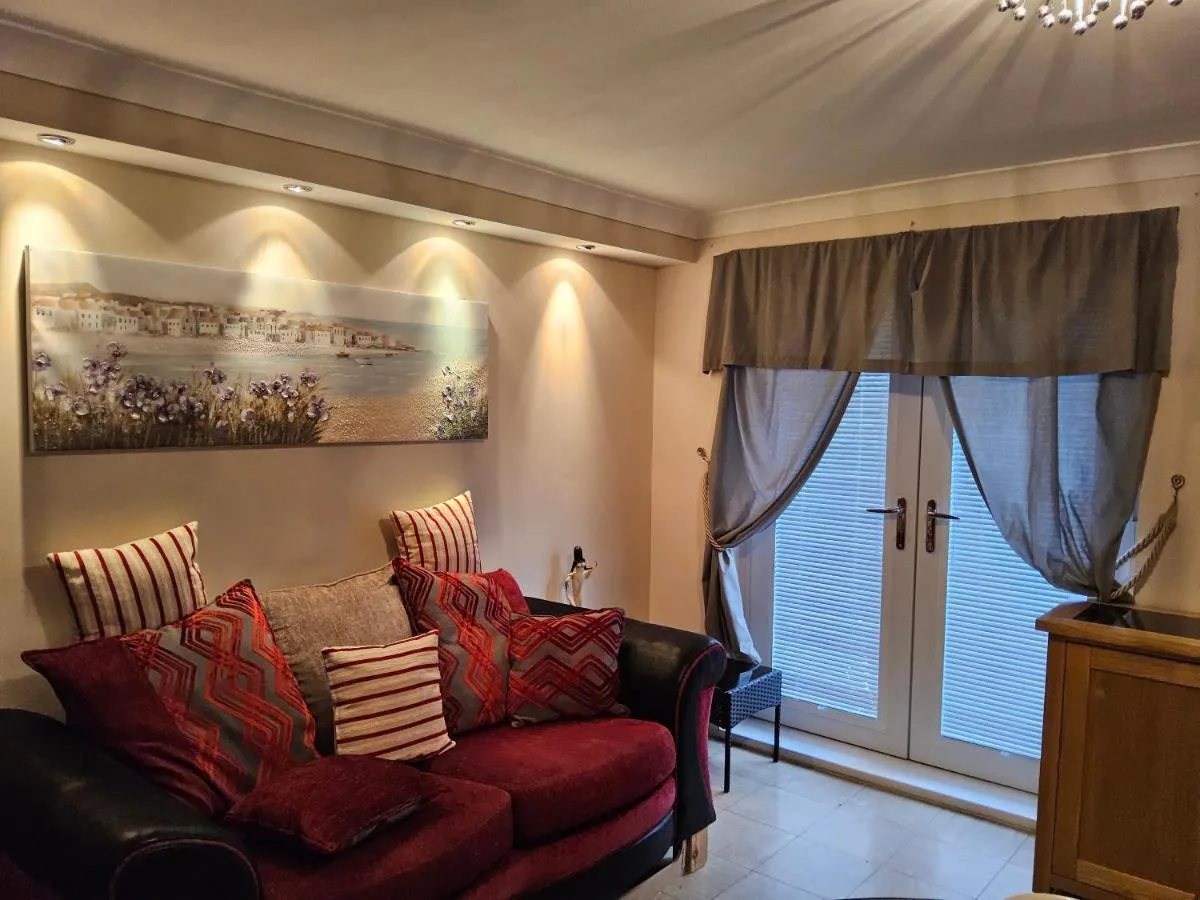 Image 2 of Bespoke Bungalow Salford Quays – Garden, WiFi and Parking