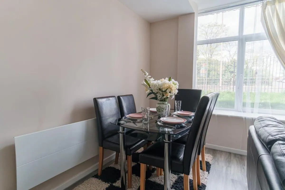 Image 4 of Bright 1 Bed Manchester Flat – Sleeps 3