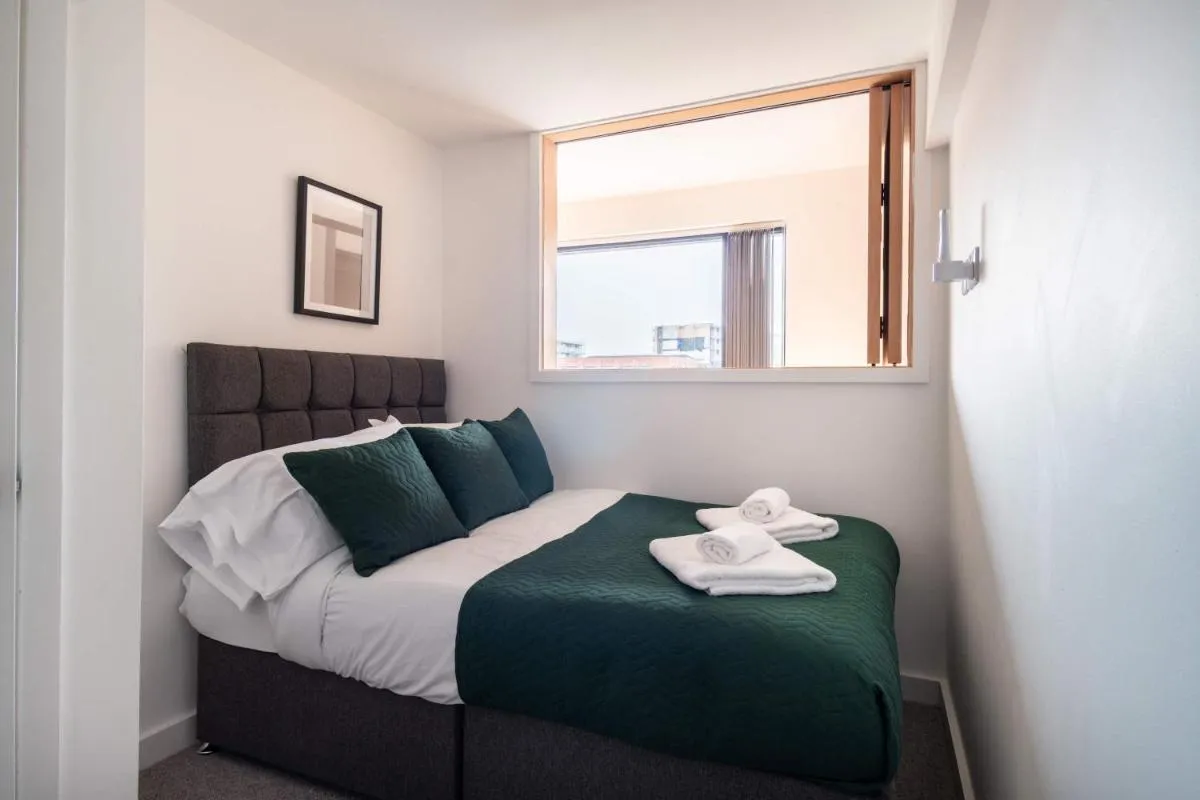 Image 3 of Bright & Contemporary 2 Bed Flat in Manchester
