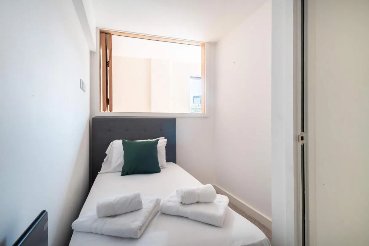 Image 4 of Bright & Contemporary 2 Bed Flat in Manchester