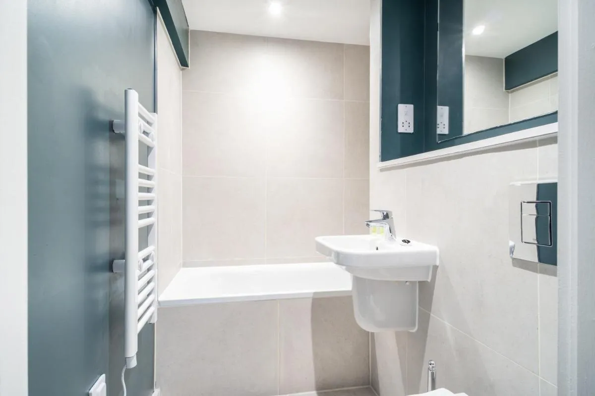 Image 5 of Bright & Contemporary 2 Bed Flat in Manchester