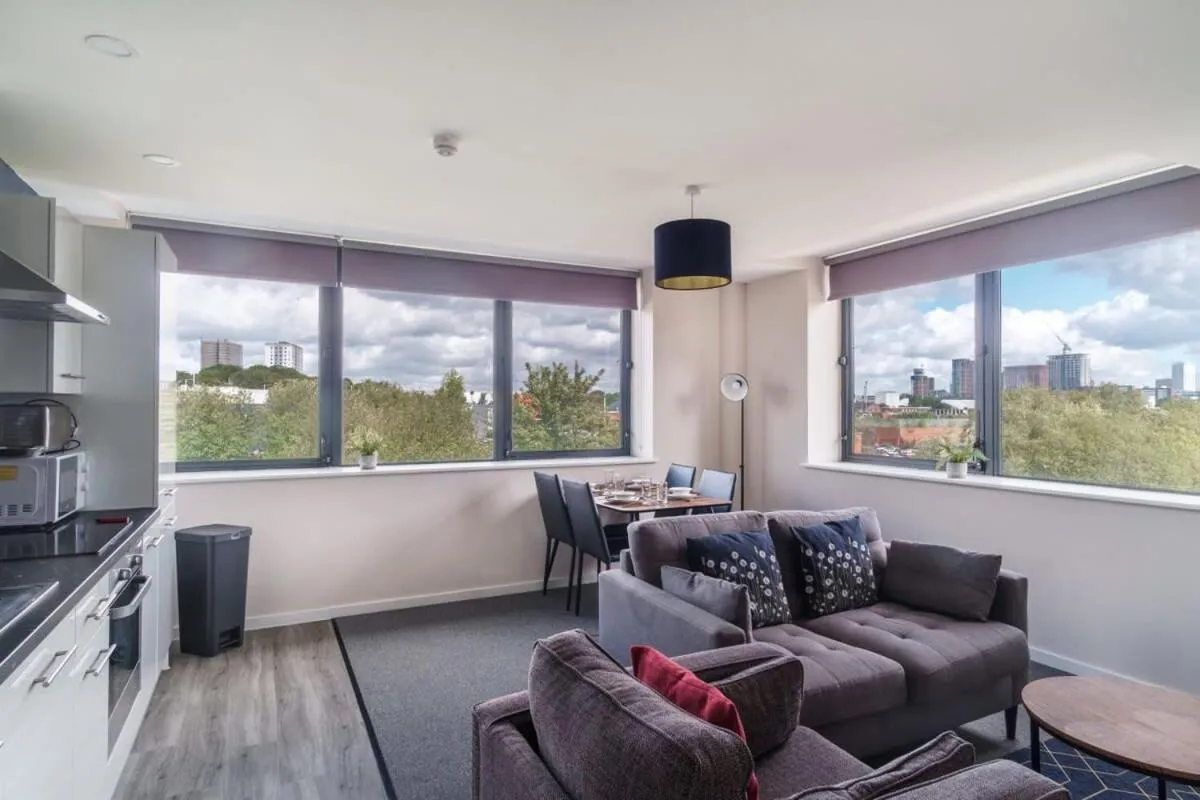 Image 6 of Bright & Modern 2 Bed Manchester Apartment
