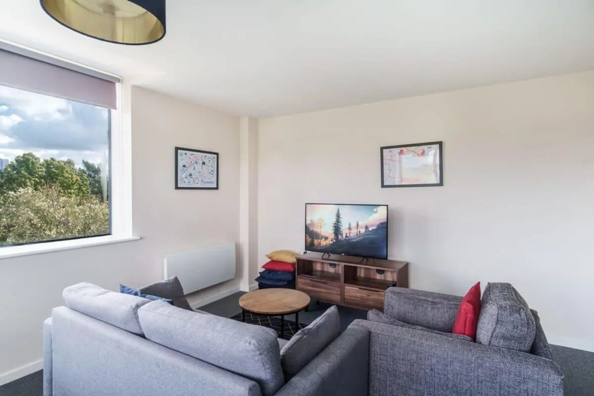 Image 5 of Bright & Modern 2 Bed Manchester Apartment