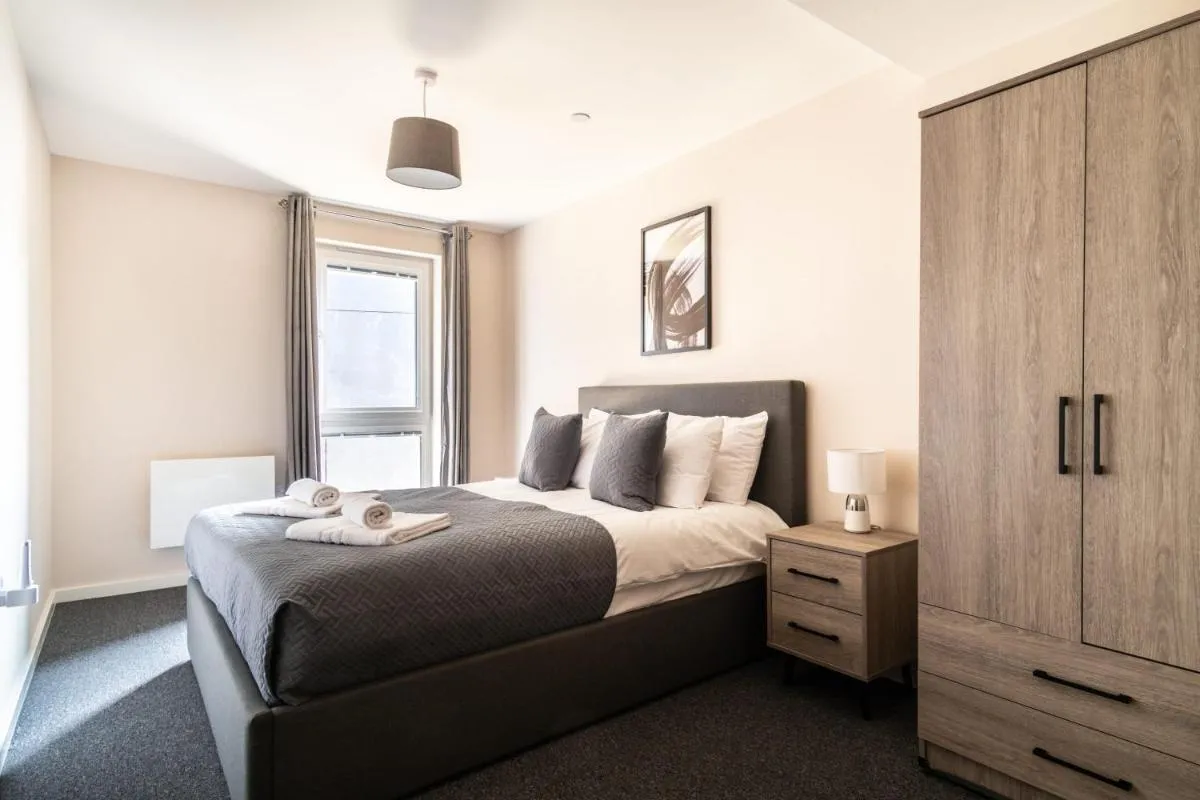 Image 2 of Bright & Stylish 2 Bed Apartment in Manchester