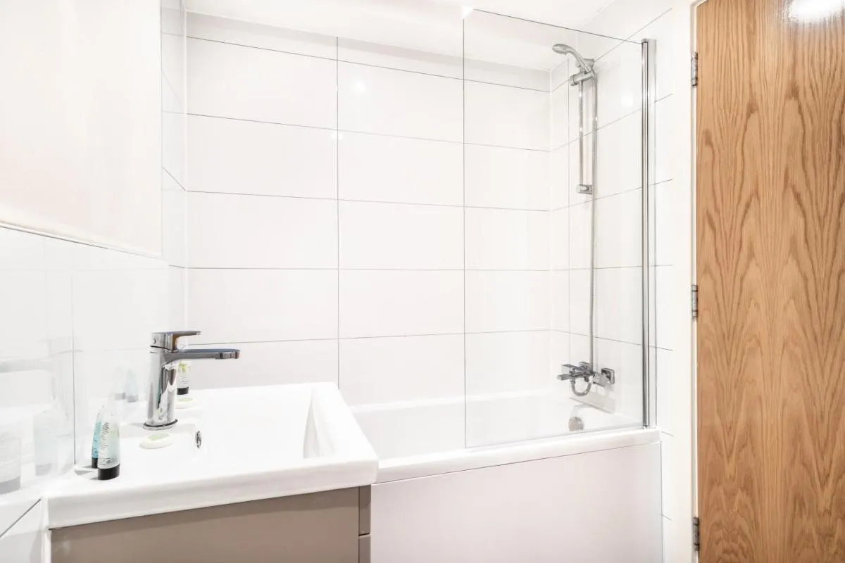 Image 4 of Bright & Stylish 2 Bed Apartment in Manchester