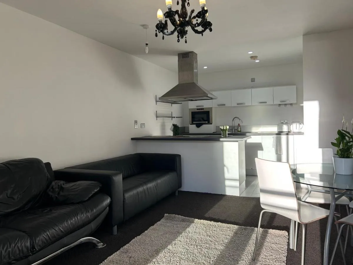 Image 1 of Central 2bed 2bath