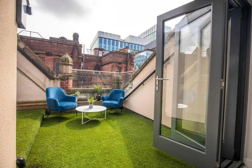 Image 1 of Central Townhouse With Roof Terrace