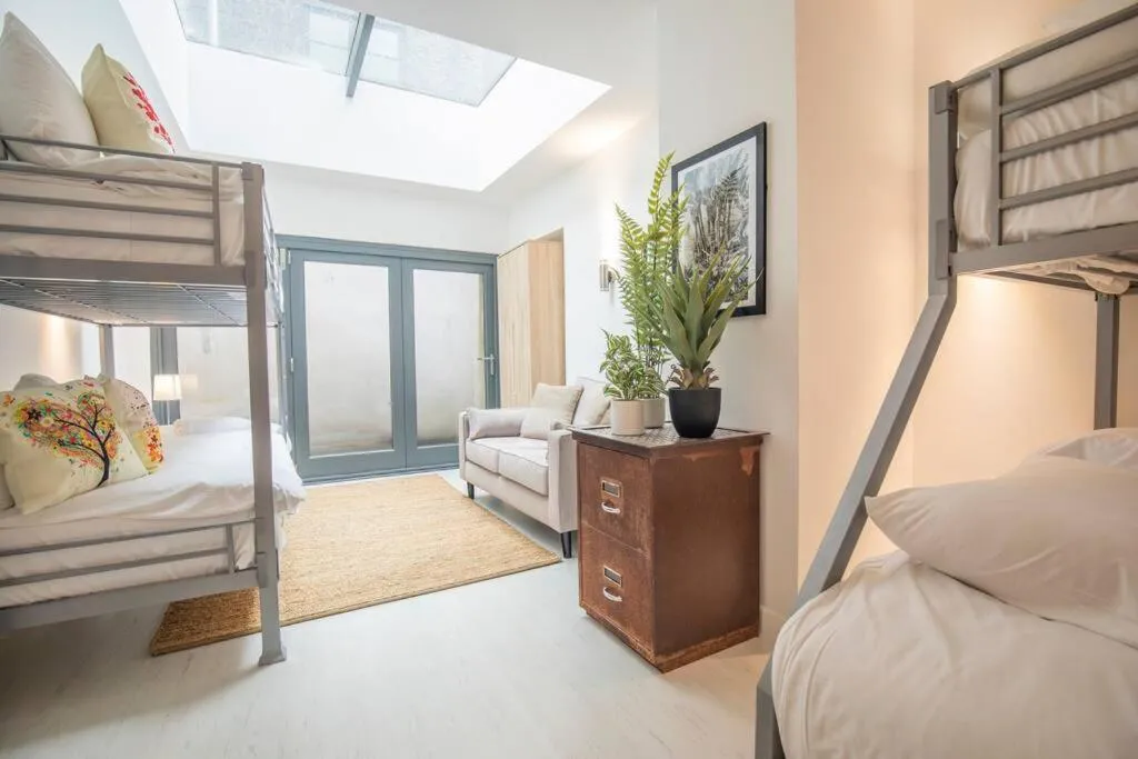 Image 3 of Central Townhouse With Roof Terrace