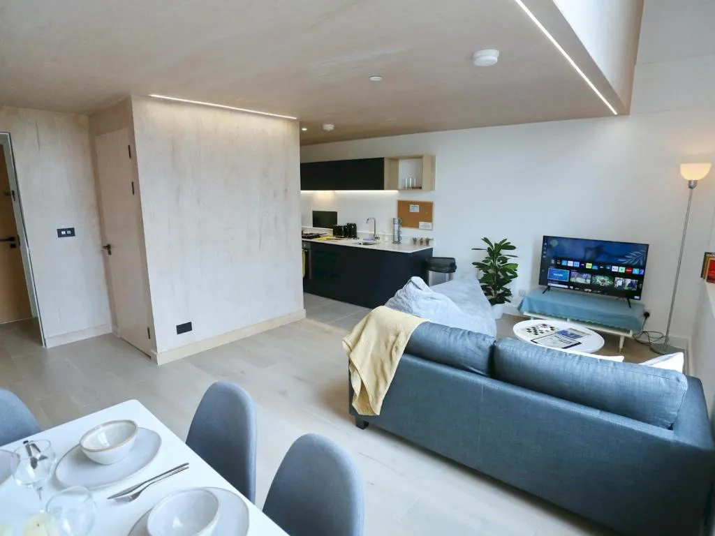 Image of Central Trafford Duplex With Free Parking Pass the Keys