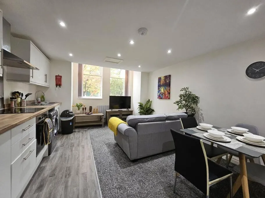 Image of Charming 2-bed Apt W Parking