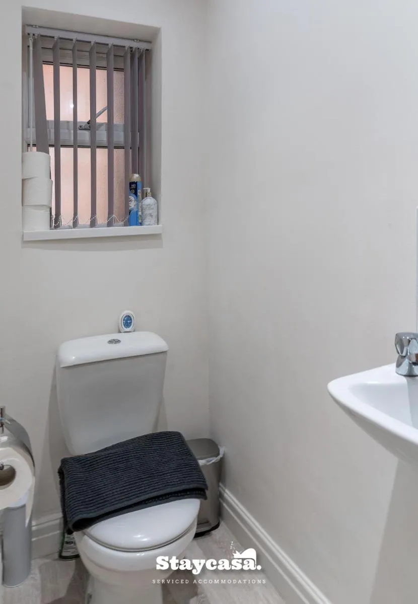 Image 3 of Charming 2-bed Apt W Parking