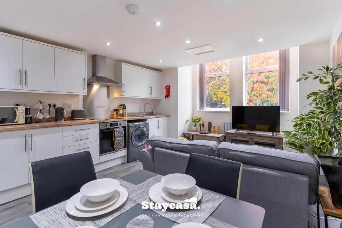 Image 2 of Charming 2-bed Apt W Parking