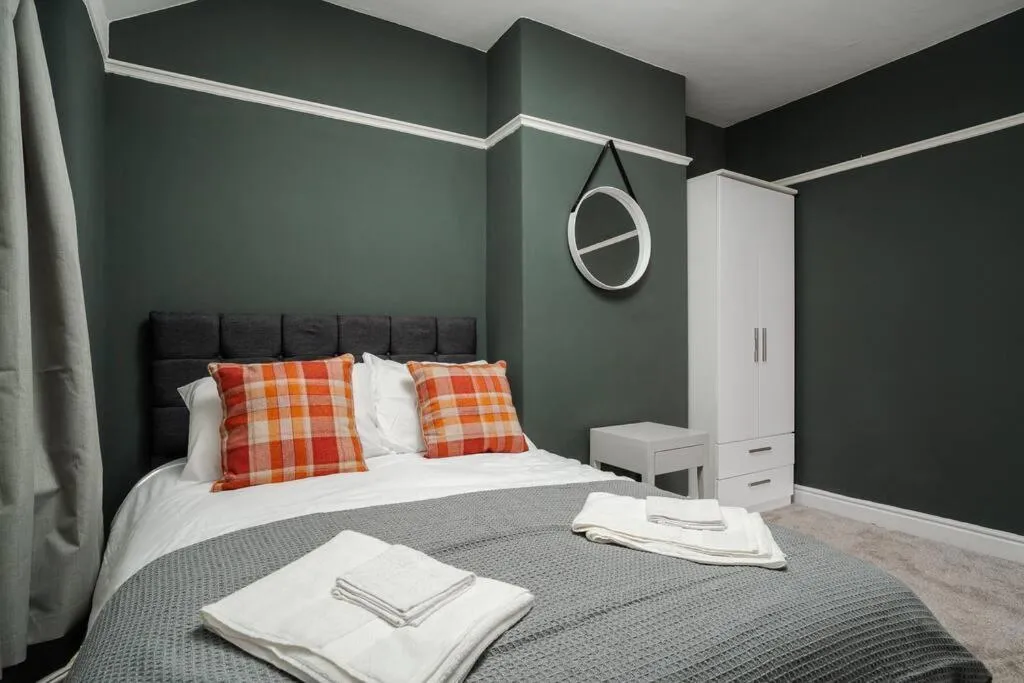 Image 1 of Charming 3BD Home Didsbury House