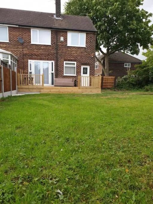 Image 3 of Cheerful 3 bedroom house with spacious garden