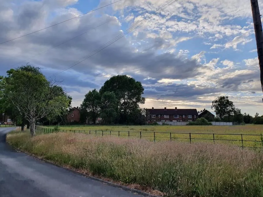 Image 1 of Cheerful 3 bedroom house with spacious garden