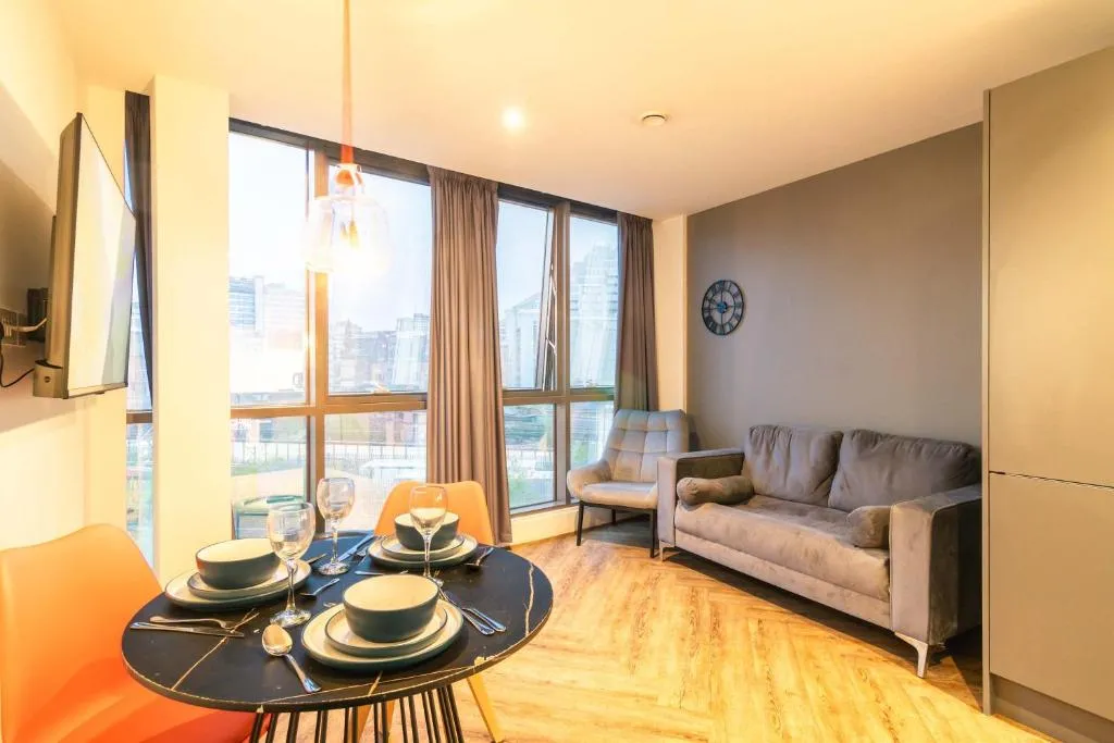 Image of Chic 2 Bedroom Apartment in Manchester Centre