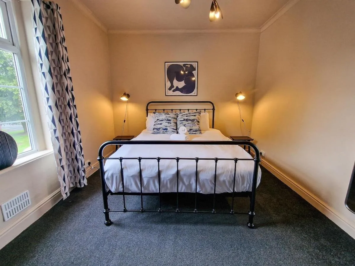 Image 1 of City SuperHost- 2 Bed House Near City Centre