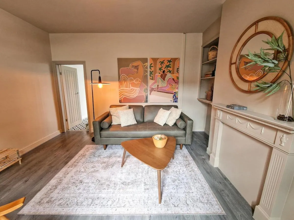 Image 3 of City SuperHost- 2 Bed House Near City Centre