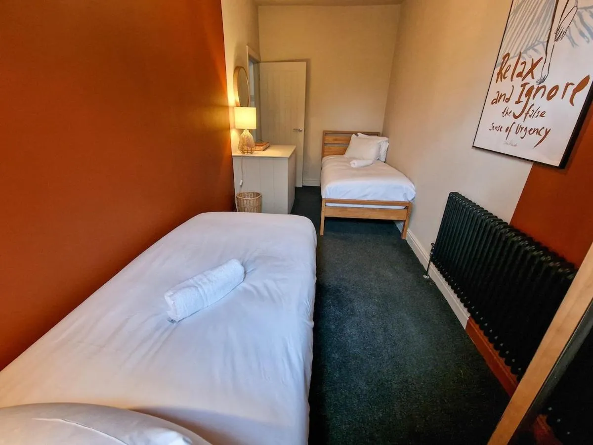 Image 5 of City SuperHost- 2 Bed House Near City Centre