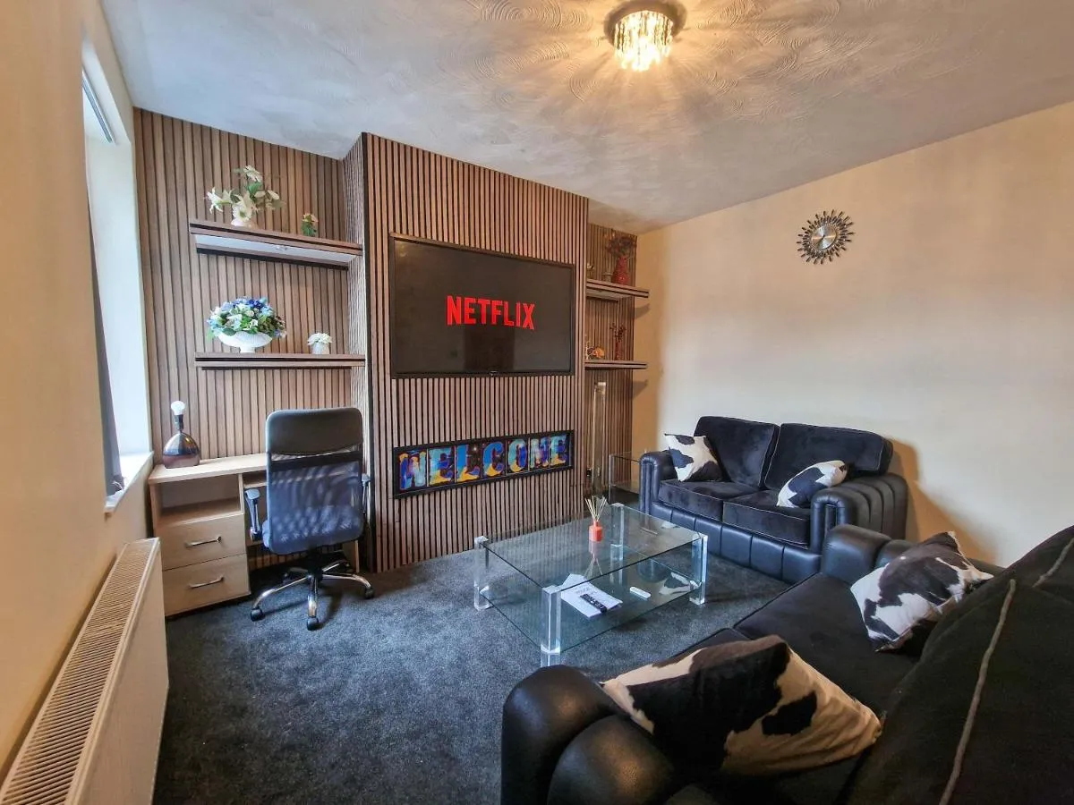 Image 2 of City SuperHost 3bed close to Coop live and Etihad