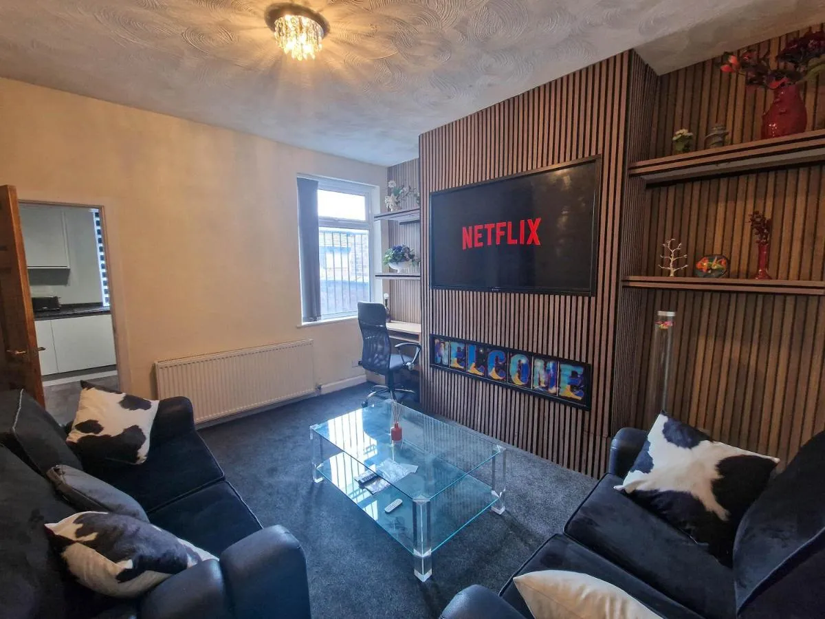 Image 1 of City SuperHost 3bed close to Coop live and Etihad