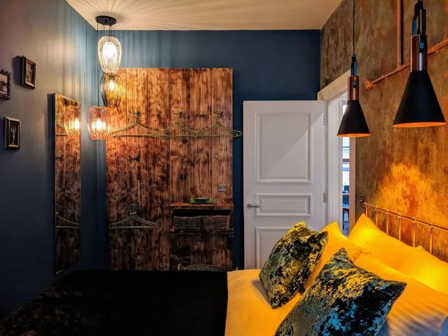 Image 3 of City SuperHost Boutique City Centre Home