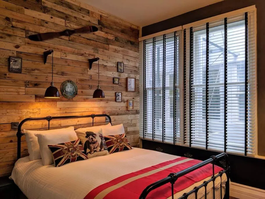 Image 5 of City SuperHost Boutique City Centre Home