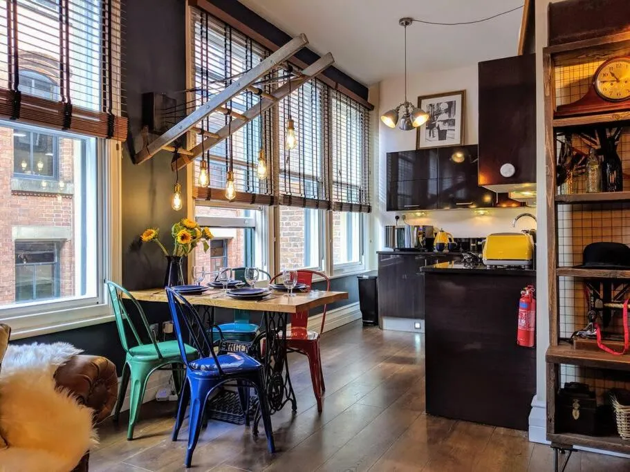 Image 6 of City SuperHost Boutique City Centre Home
