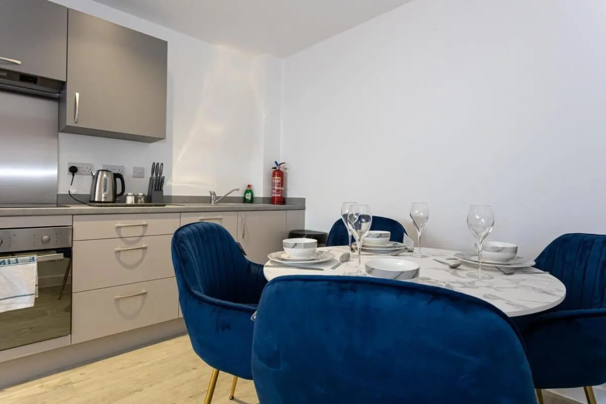Image 5 of City SuperHost Media City Flat