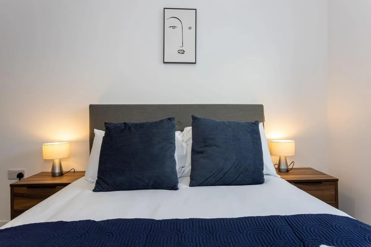 Image 2 of City SuperHost Media City Flat