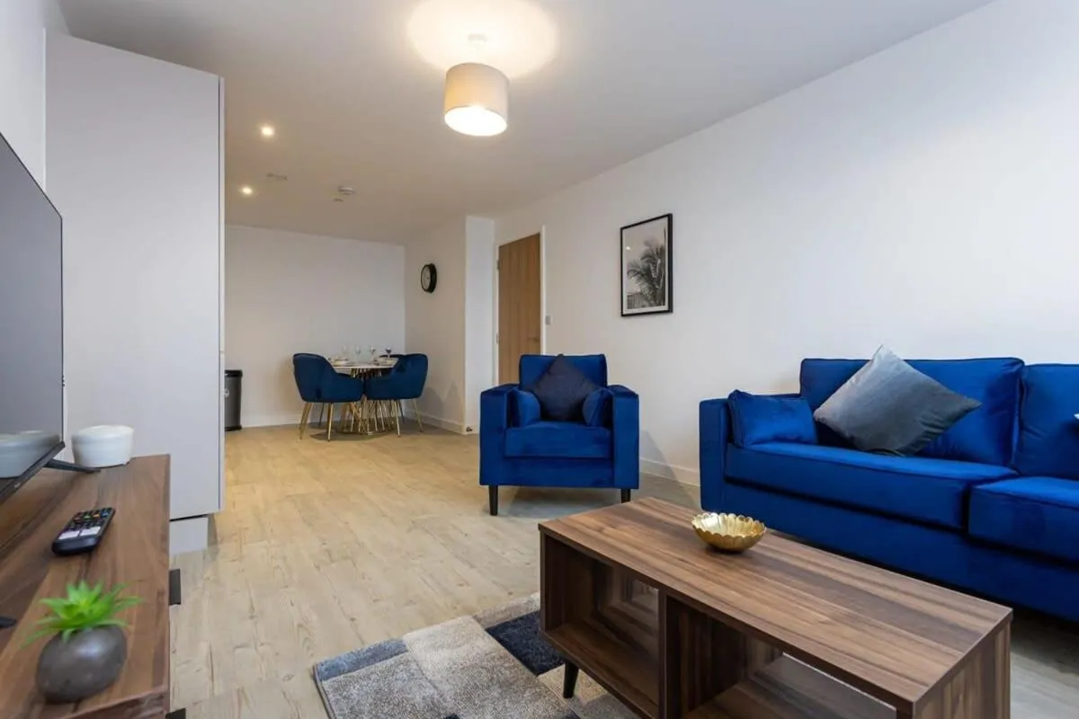 Image 3 of City SuperHost Media City Flat