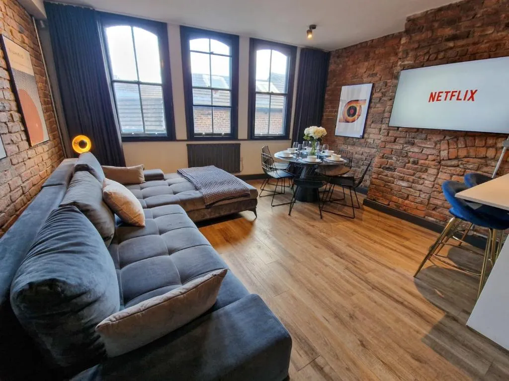 Image of City SuperHost- Stunning Central Apartment