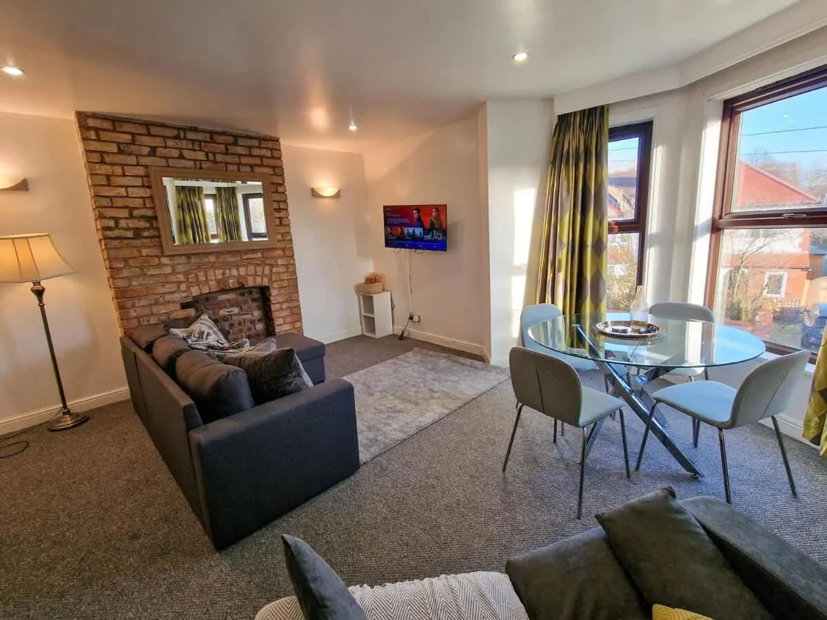 Image 2 of City SuperHost- Stunning Didsbury Apartment