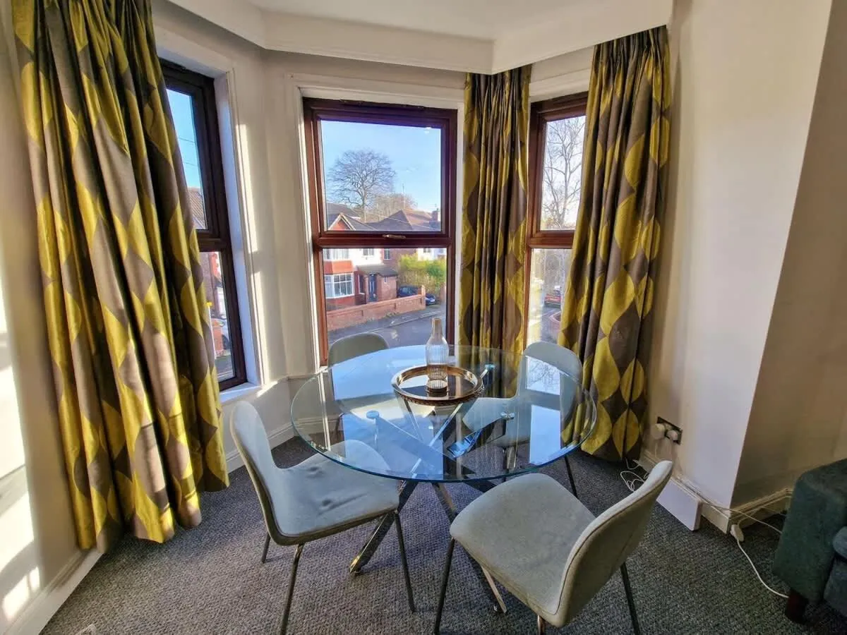 Image 4 of City SuperHost- Stunning Didsbury Apartment