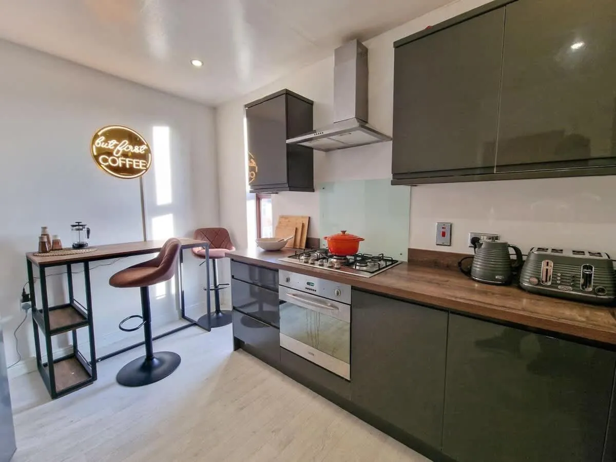 Image 6 of City SuperHost- Stunning Didsbury Apartment