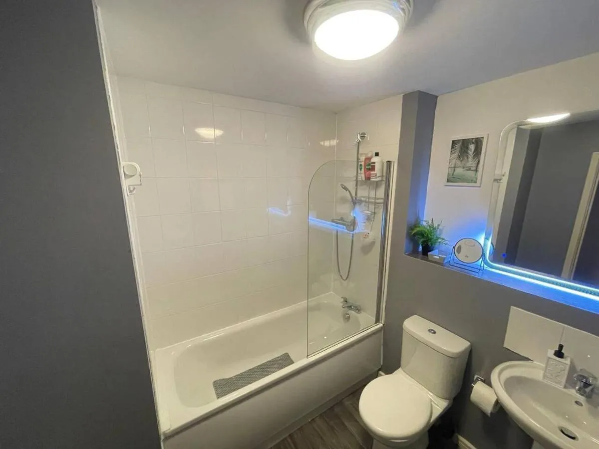 Image 3 of Cityfront Cosy Apt Near City Centre & Etihad Stadium, Free Parking