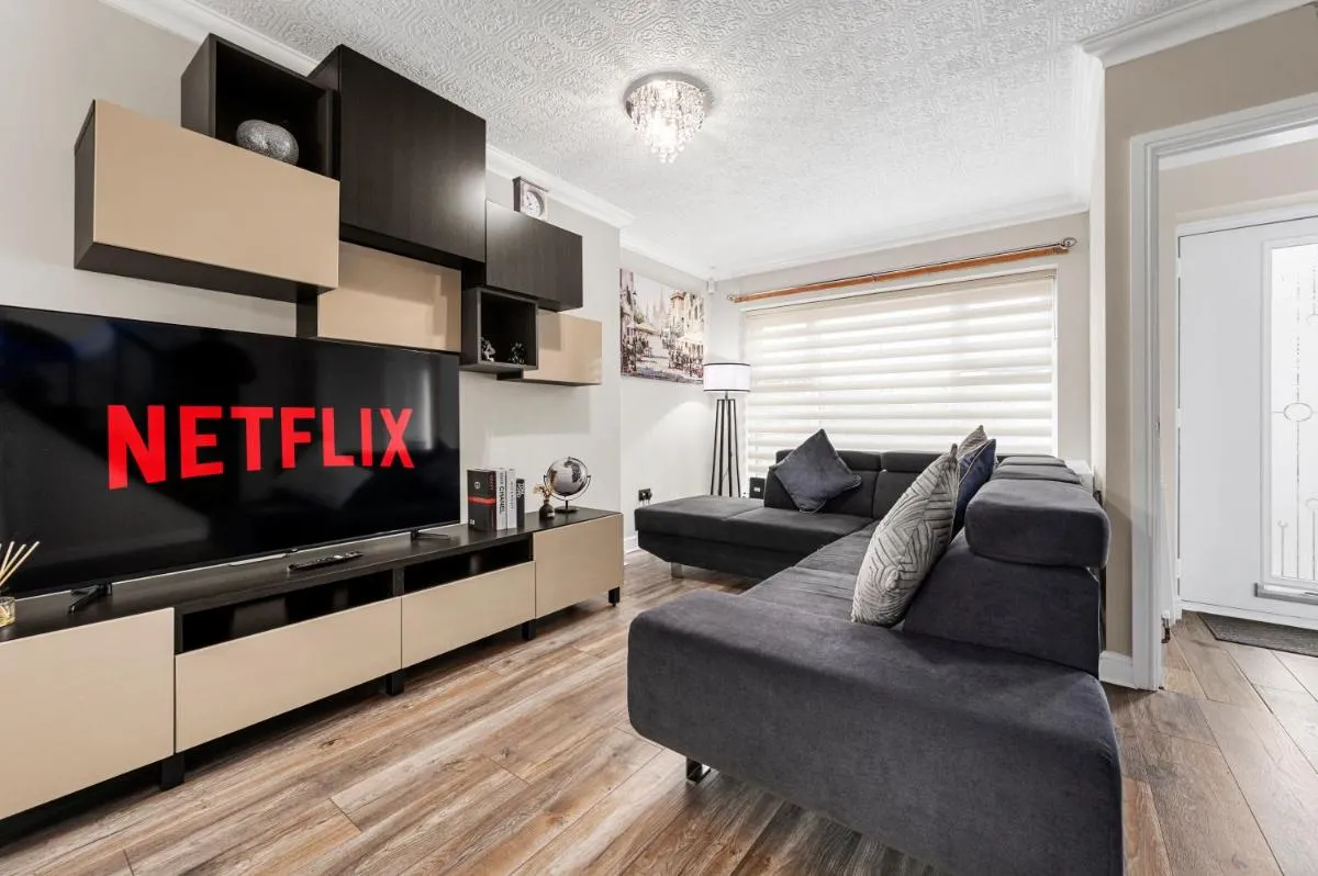 Image 3 of Comfort Meets Style In This 3-Bed MCR Home for 8 Guests