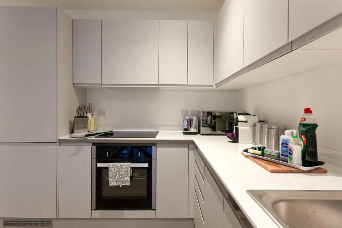 Image 1 of Contemporary 1 Bedroom Apartment in Manchester City Centre