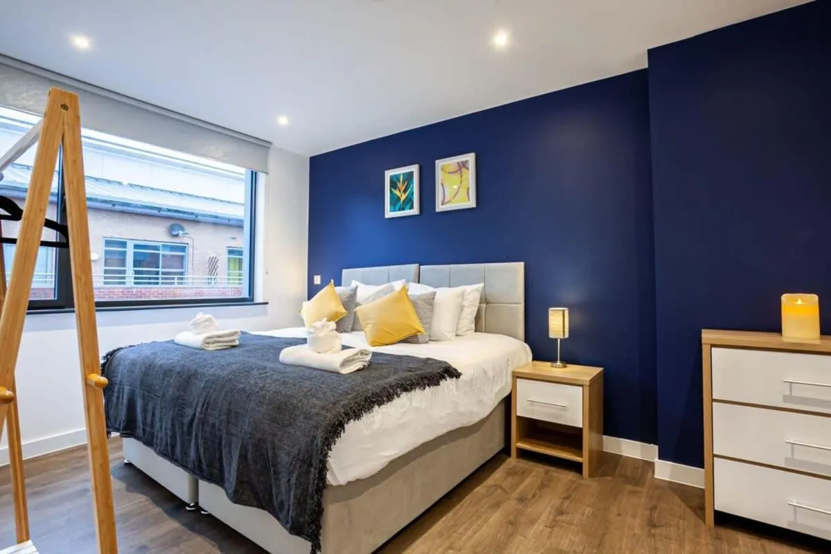 Image 2 of Contemporary 1 Bedroom Apartment in Manchester City Centre