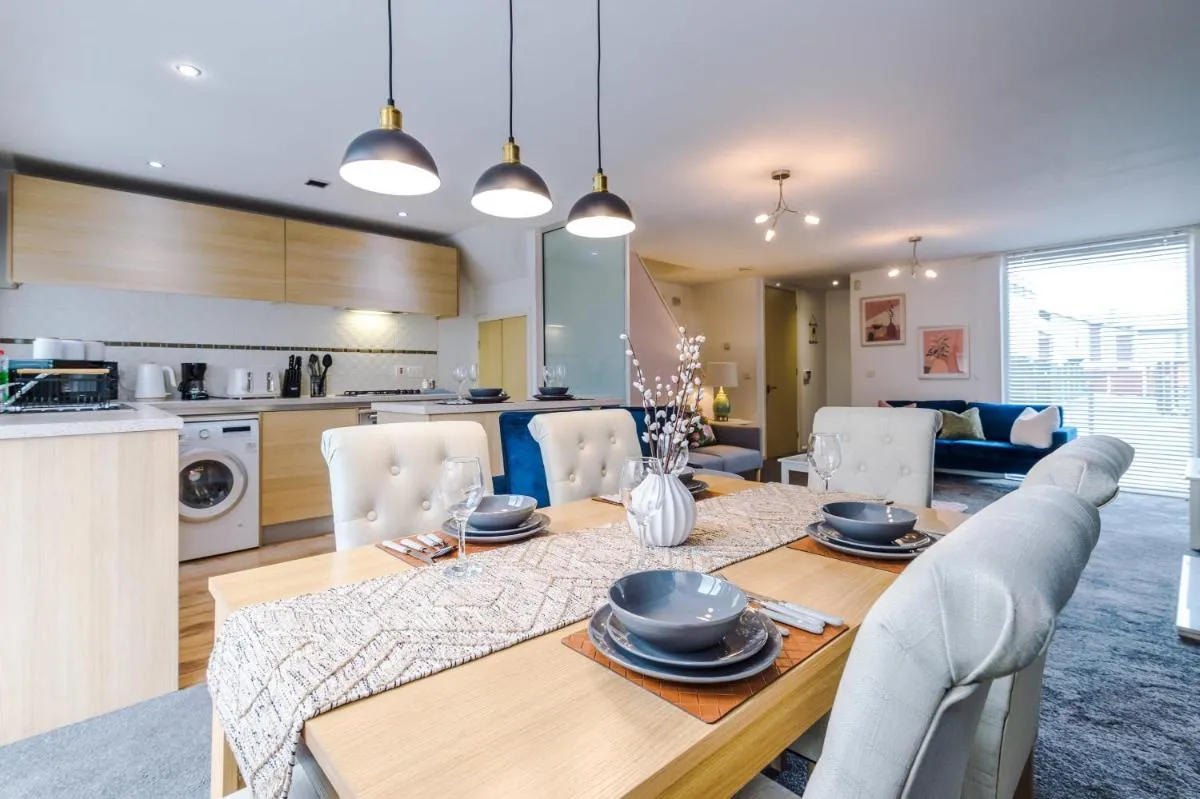Image 1 of Coop Live Arena & Etihad Stadium 3Bedroom House w Secure Parking by Rest&Recharge
