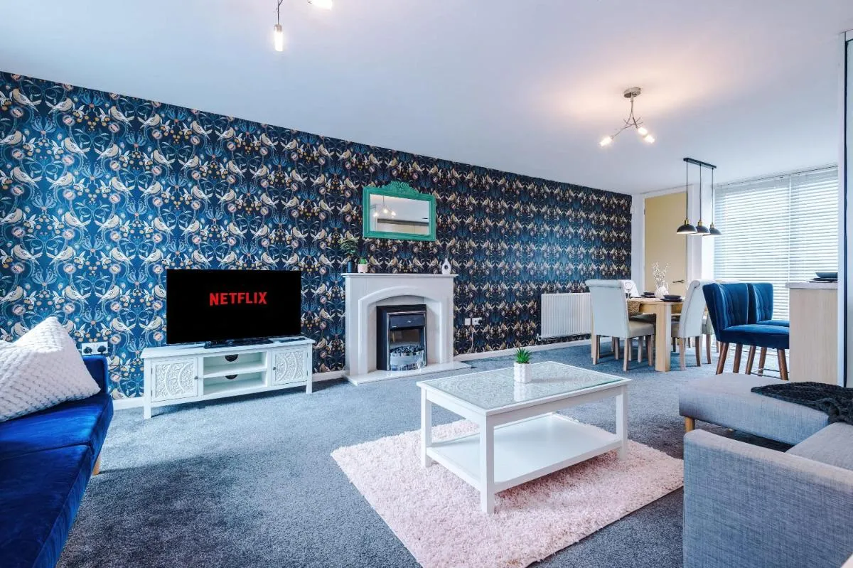 Image 4 of Coop Live Arena & Etihad Stadium 3Bedroom House w Secure Parking by Rest&Recharge
