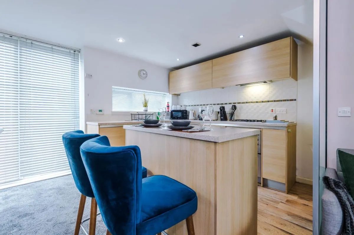 Image 5 of Coop Live Arena & Etihad Stadium 3Bedroom House w Secure Parking by Rest&Recharge