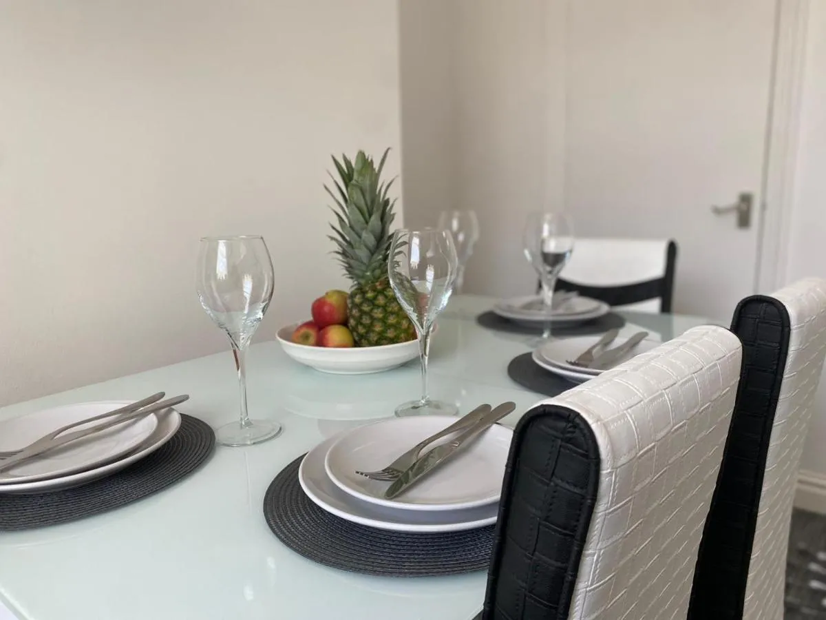 Image 3 of Cosy Cheerful 2 Bedrooms Near Piccadilly, Etihad Stadium Sleeps up to 5